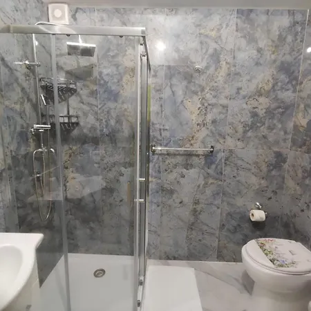 An &lo-luxury - Metro Teano Pensionat Rom